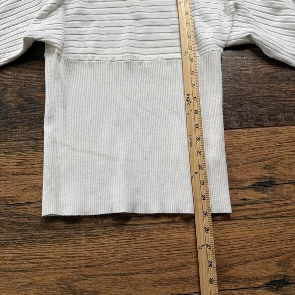 Joseph A White Ribbed Knit Top Button Shoulder Short Sleeve Sweater Style Sz M - Picture 5 of 7